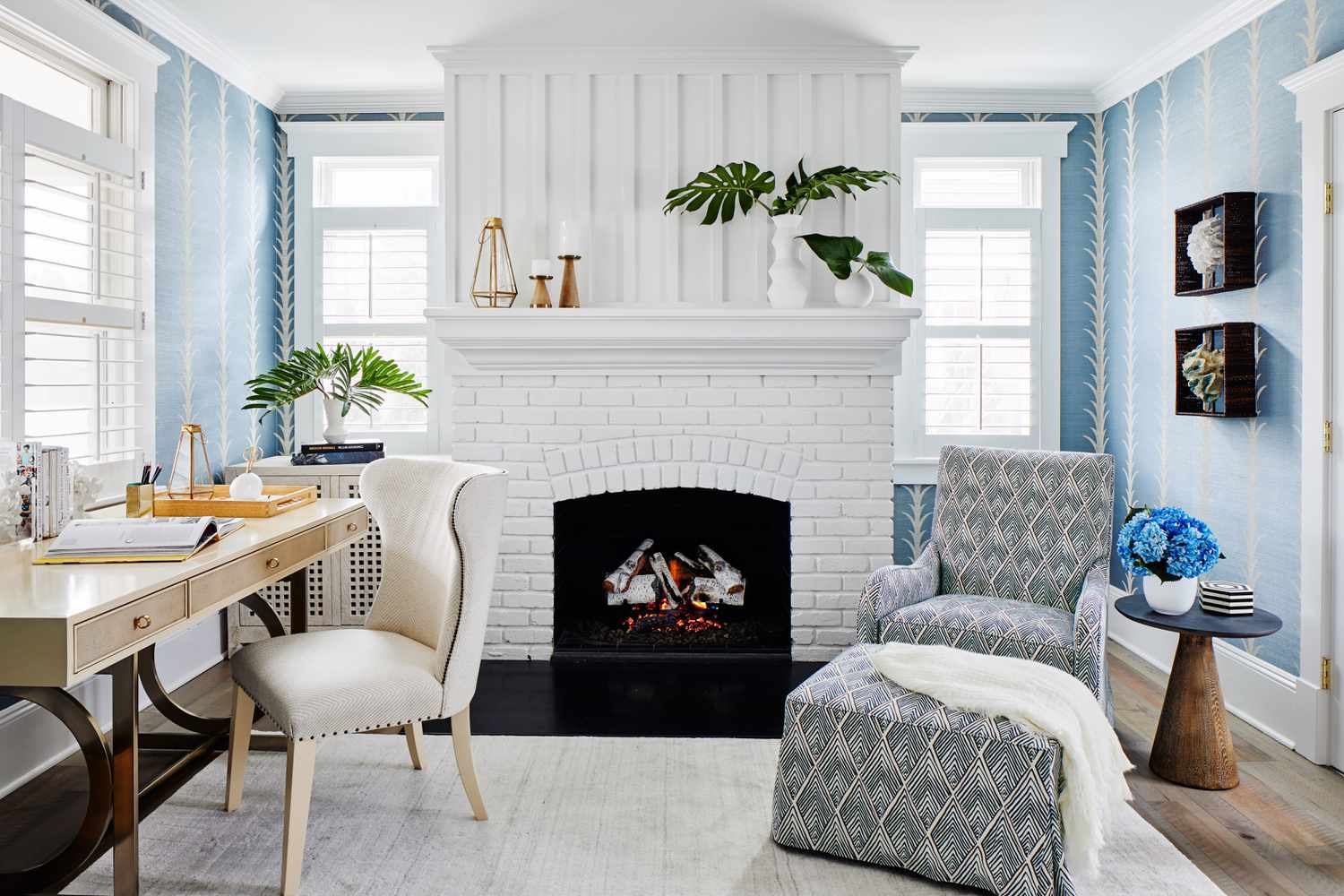 Bright living room with a refined wall finish